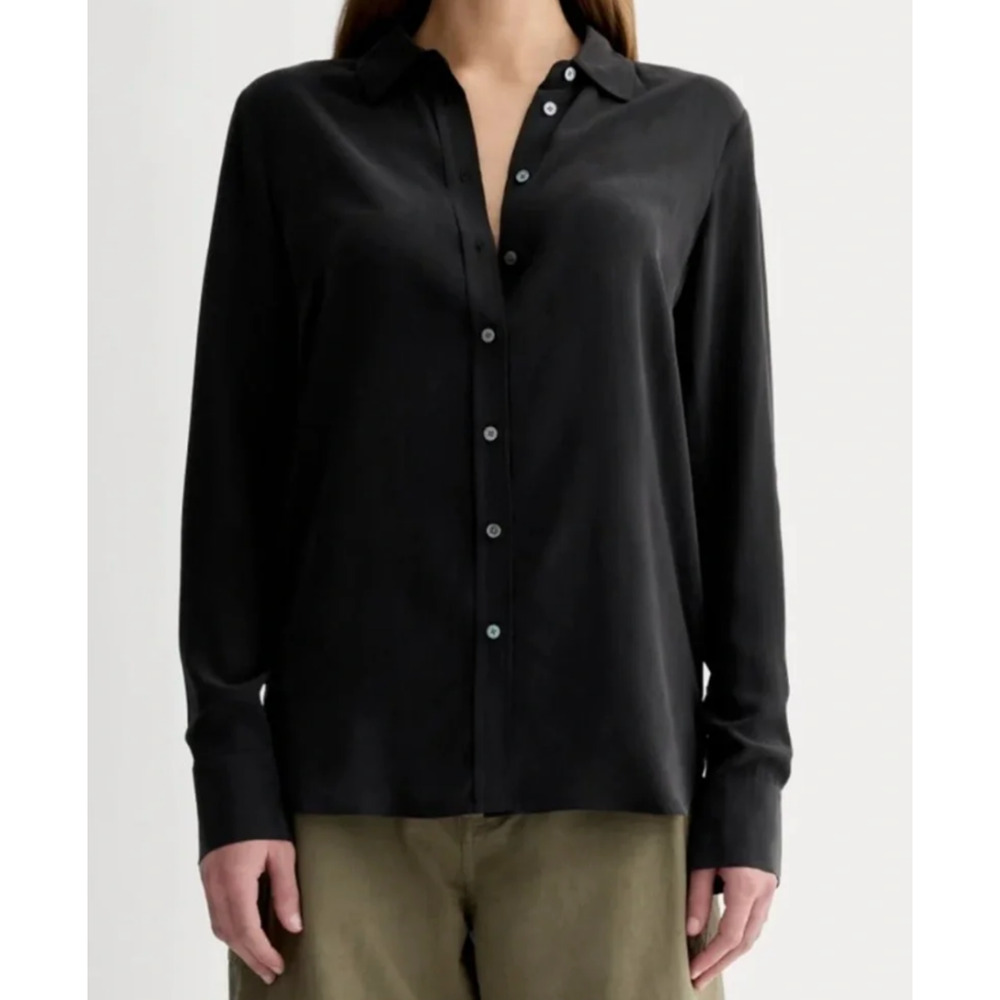 everlane the must have shirt in washable silk black, women size 0